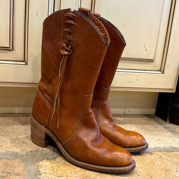 Miss Capezio Shoes - Woman’s vintage  leather boot size 6&1/2 - miss capezio